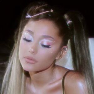 Meet your Posher, Brenna